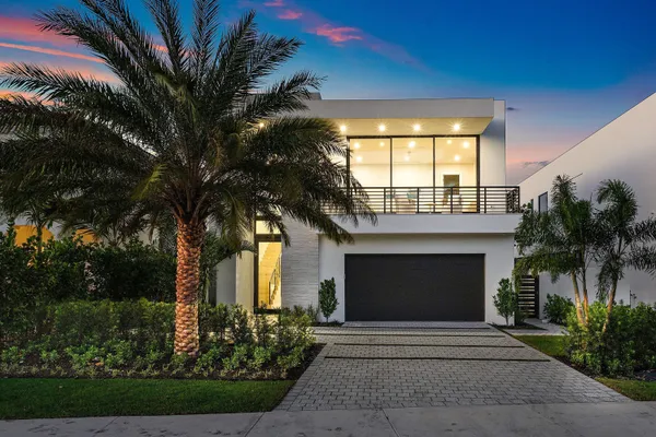 $3,745,000 | 721 Lake Avenue North, Delray Beach, FL 33483