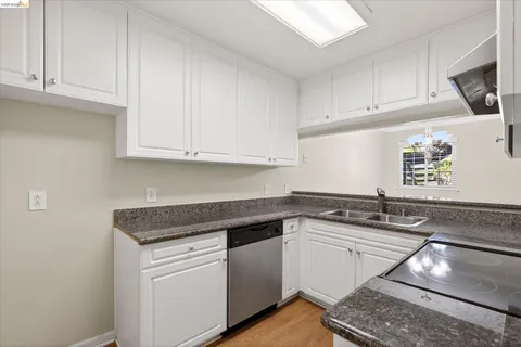 $474,999 | 660 Canyon Oaks Drive, Unit B, Oakland, CA 94605