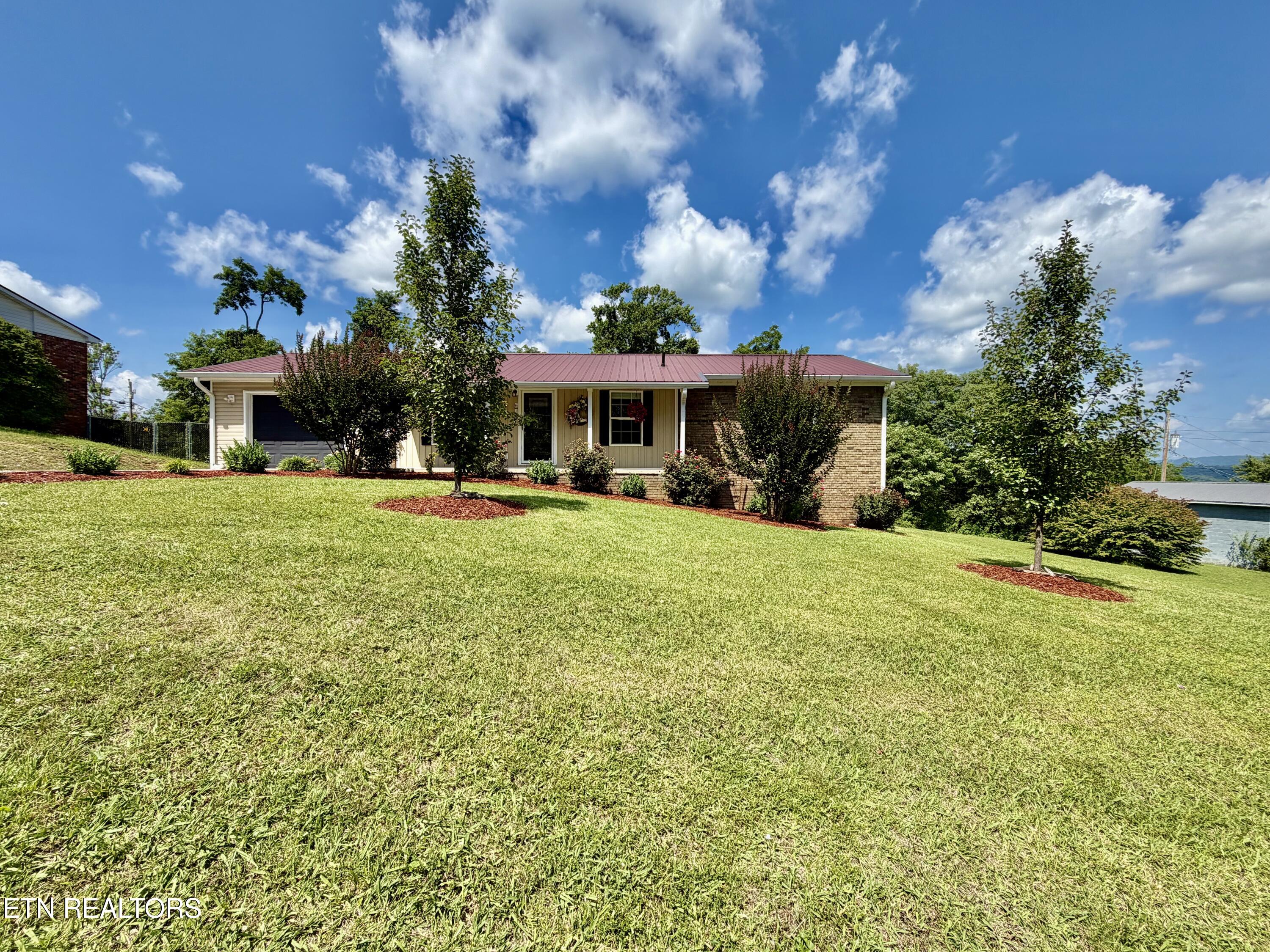 618 Essary Road Tazewell, TN 37879 - Photo 3 of 46 IMG_4792