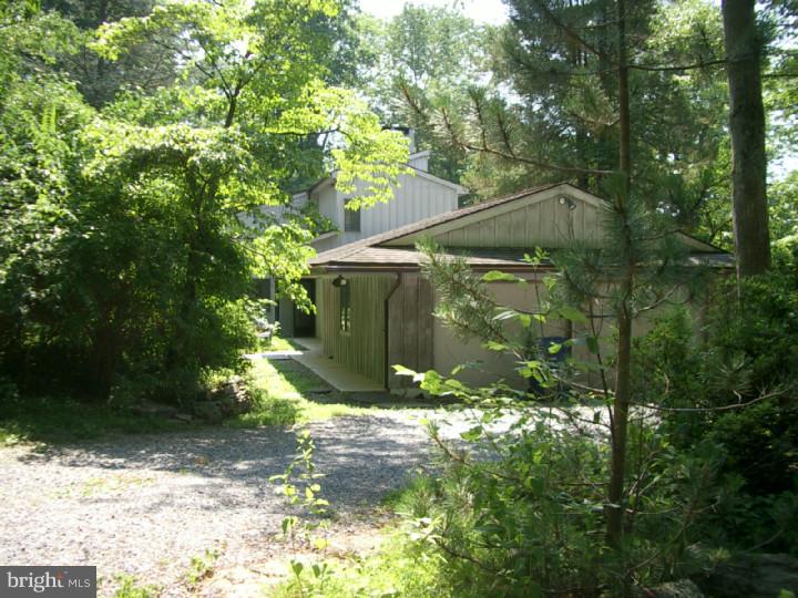 6957 Upper York Road New Hope, PA 18938 - Photo 4 of 19 Garage