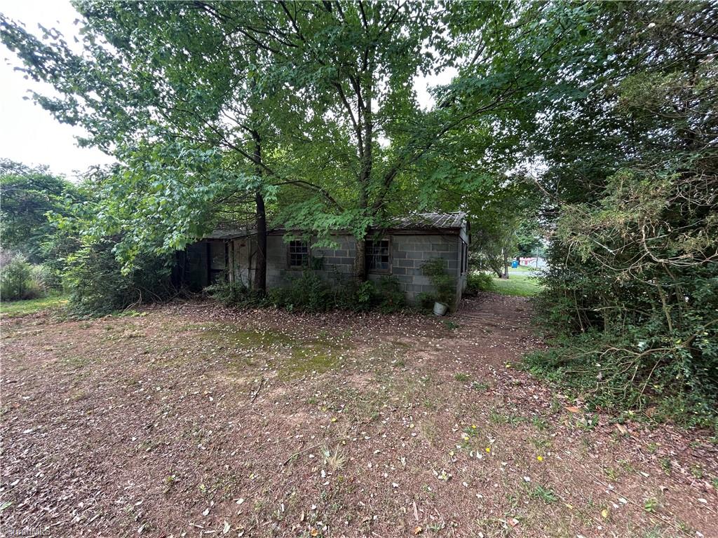 306 Ridge Road Seagrove, NC 27341 - Photo 8 of 9