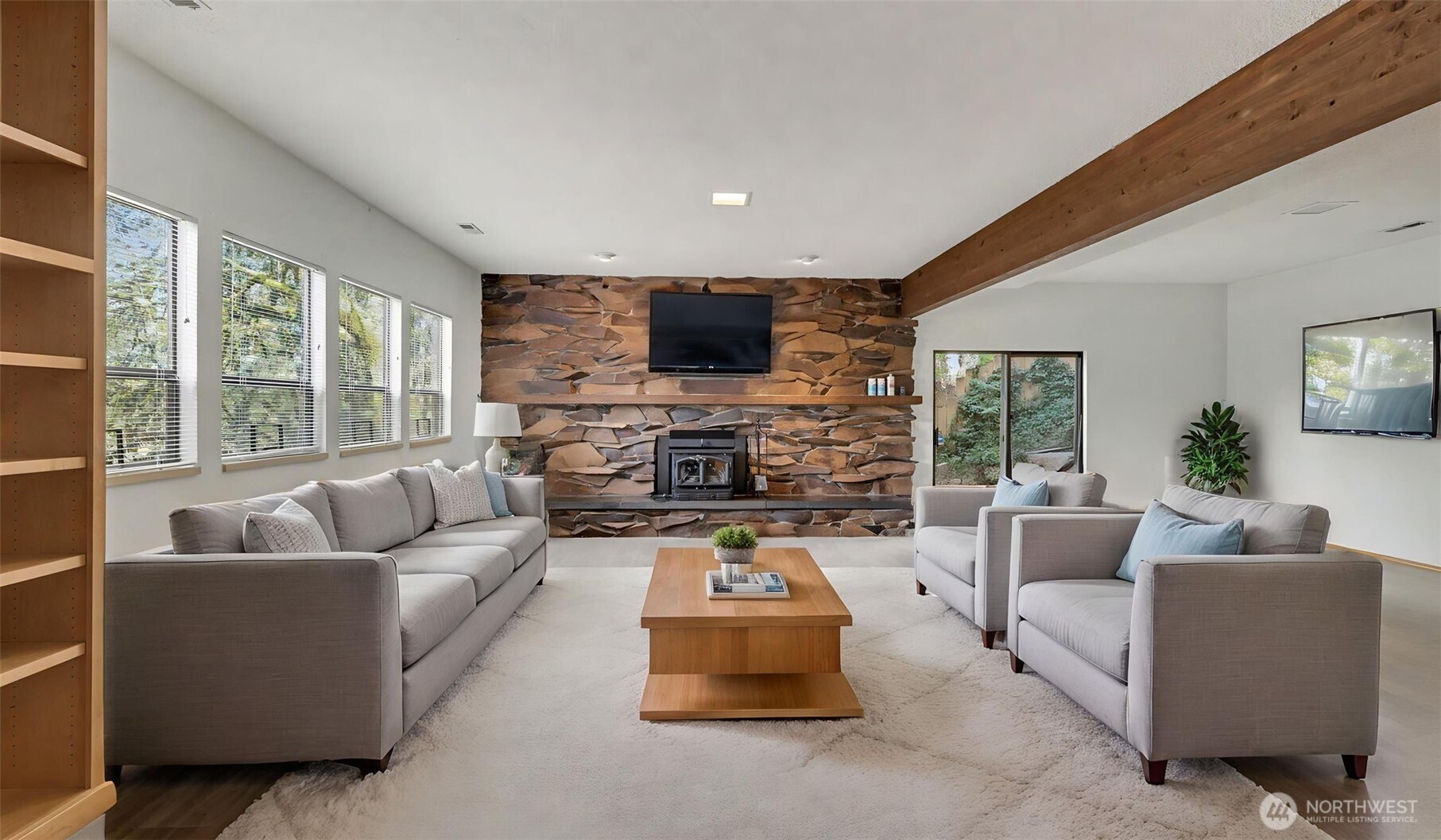 9628 123rd Avenue Southeast Renton, WA 98056 - Photo 11 of 39