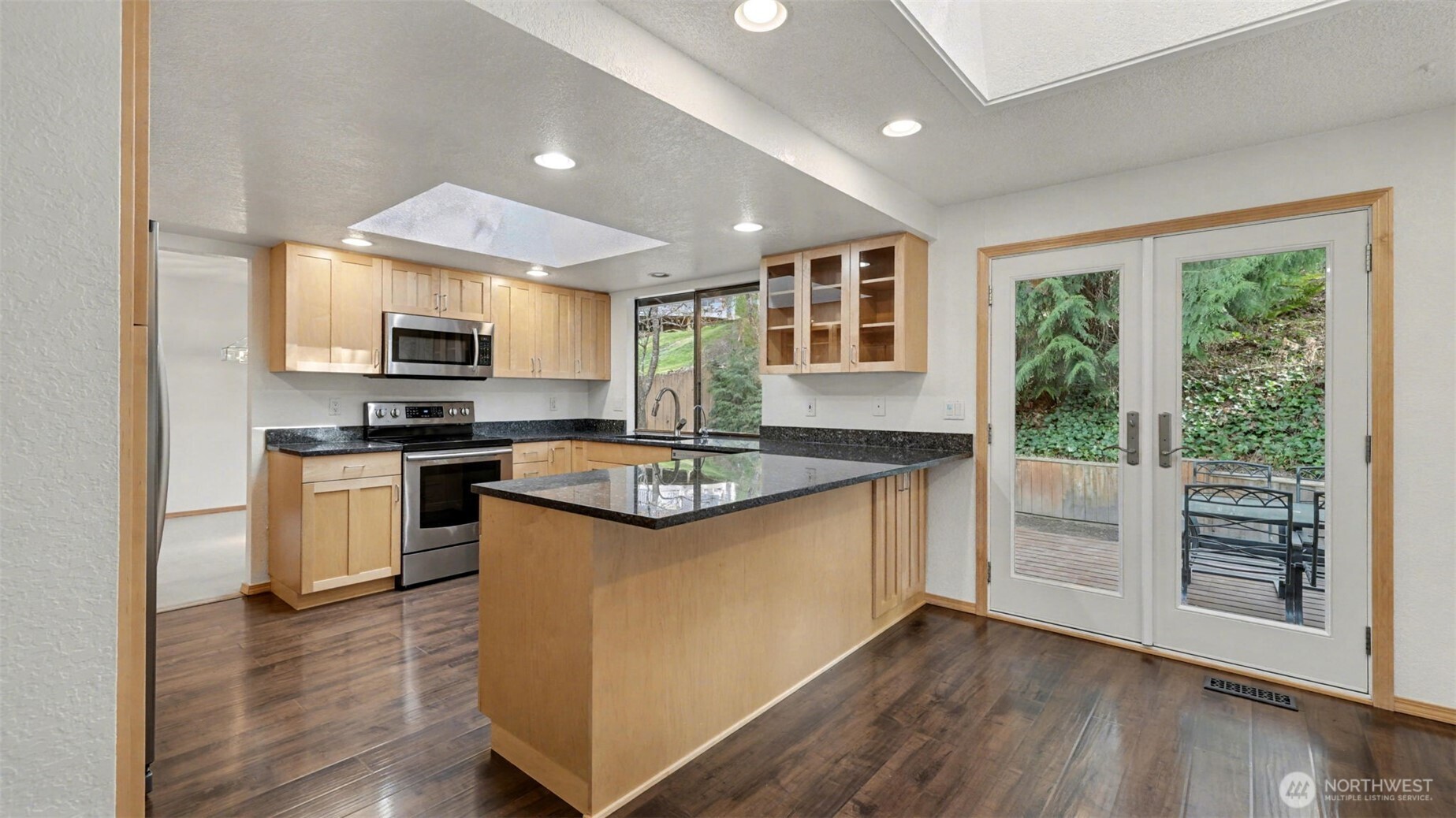 9628 123rd Avenue Southeast Renton, WA 98056 - Photo 12 of 39