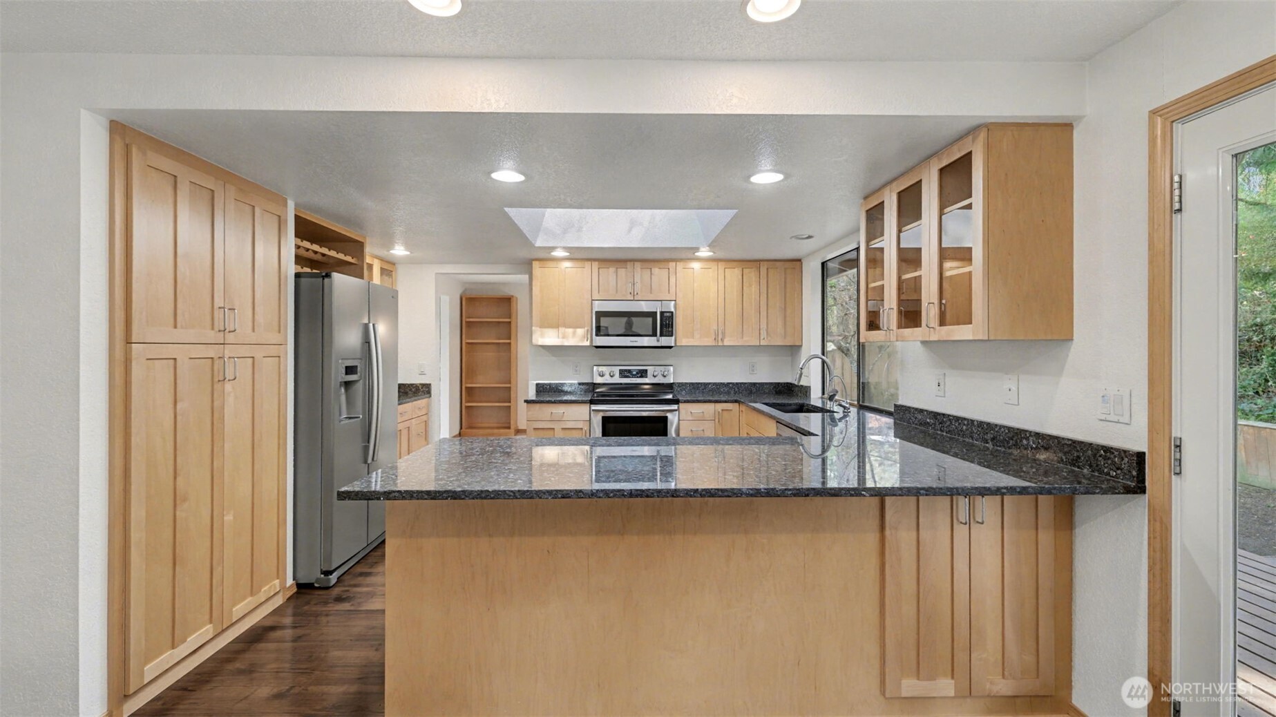 9628 123rd Avenue Southeast Renton, WA 98056 - Photo 14 of 39