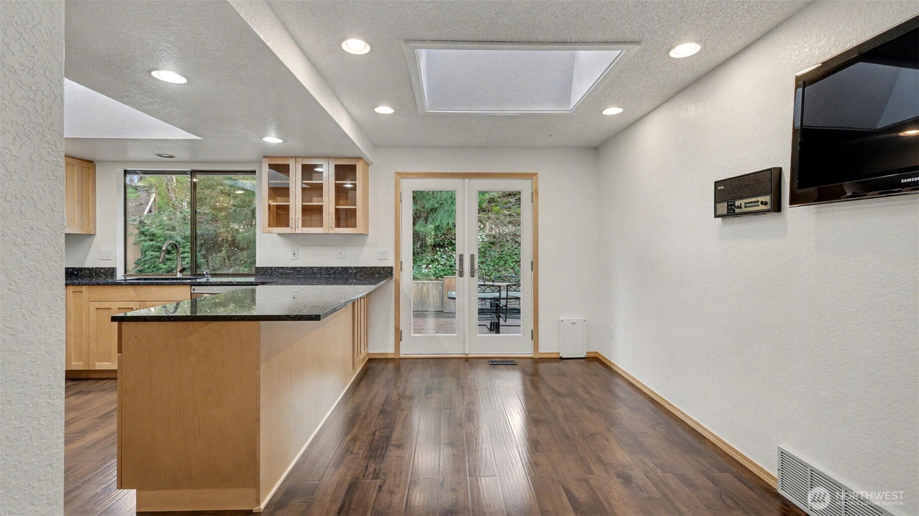 9628 123rd Avenue Southeast Renton, WA 98056 - Photo 18 of 39