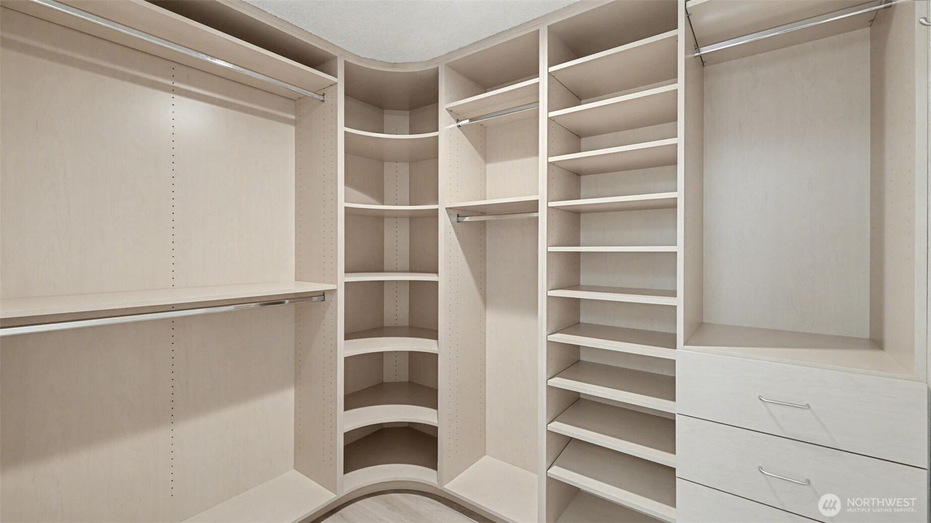 9628 123rd Avenue Southeast Renton, WA 98056 - Photo 23 of 39