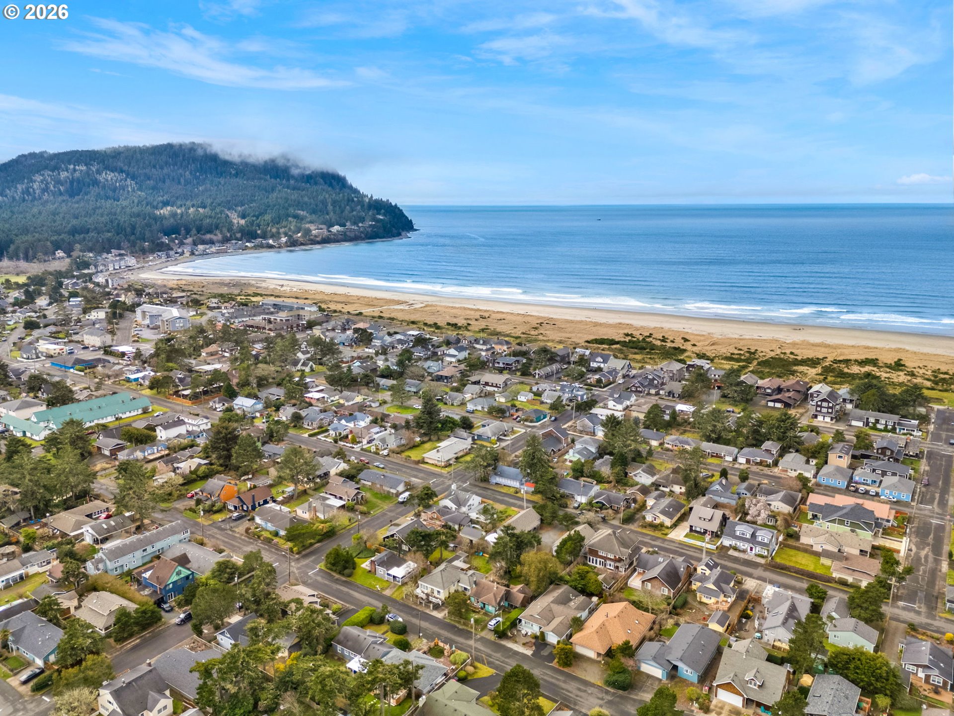 1761 South Edgewood Street Seaside, OR 97138 - Photo 4 of 48 a view of an ocean