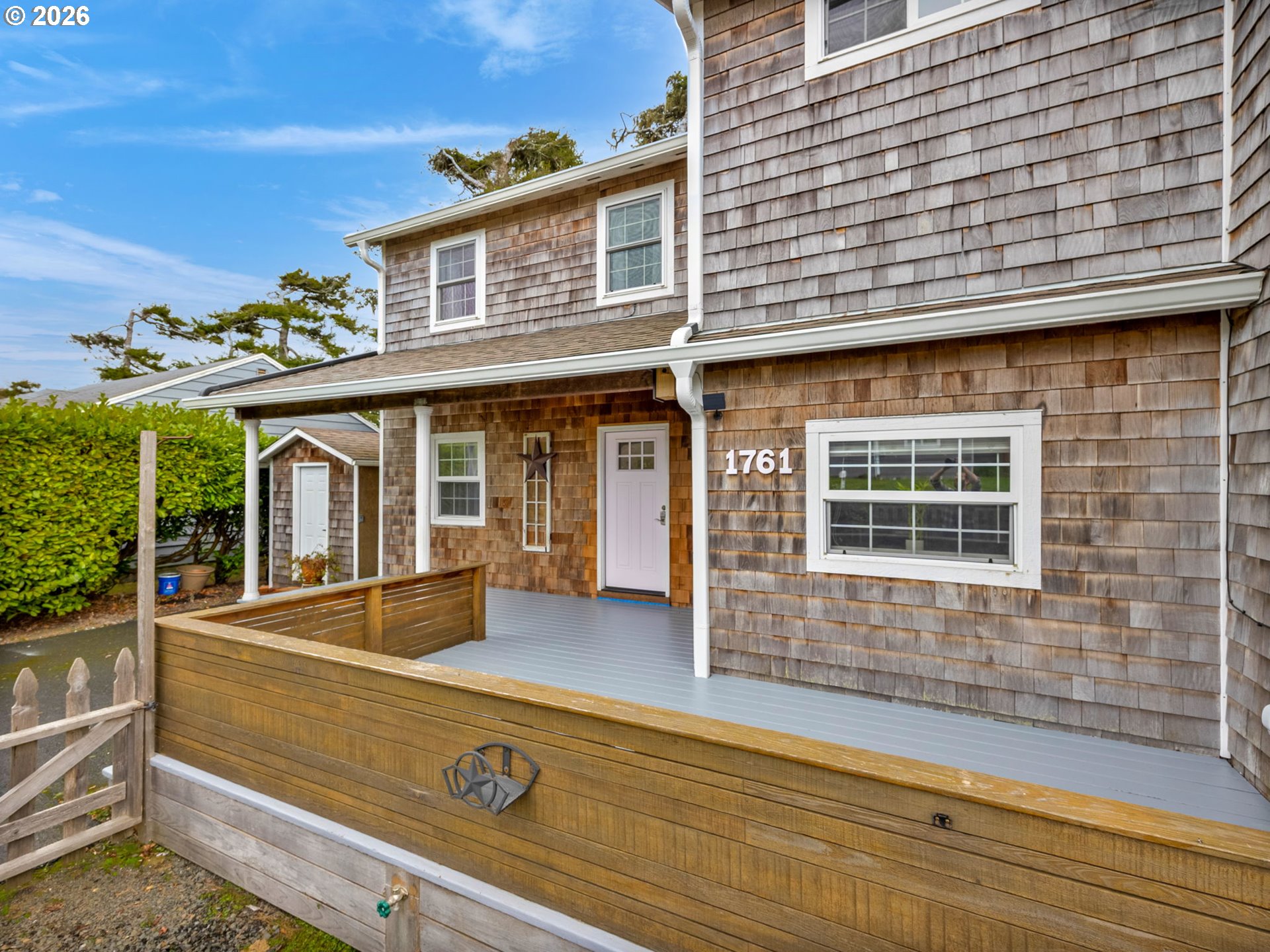 1761 South Edgewood Street Seaside, OR 97138 - Photo 46 of 48 front view of a house with a large window