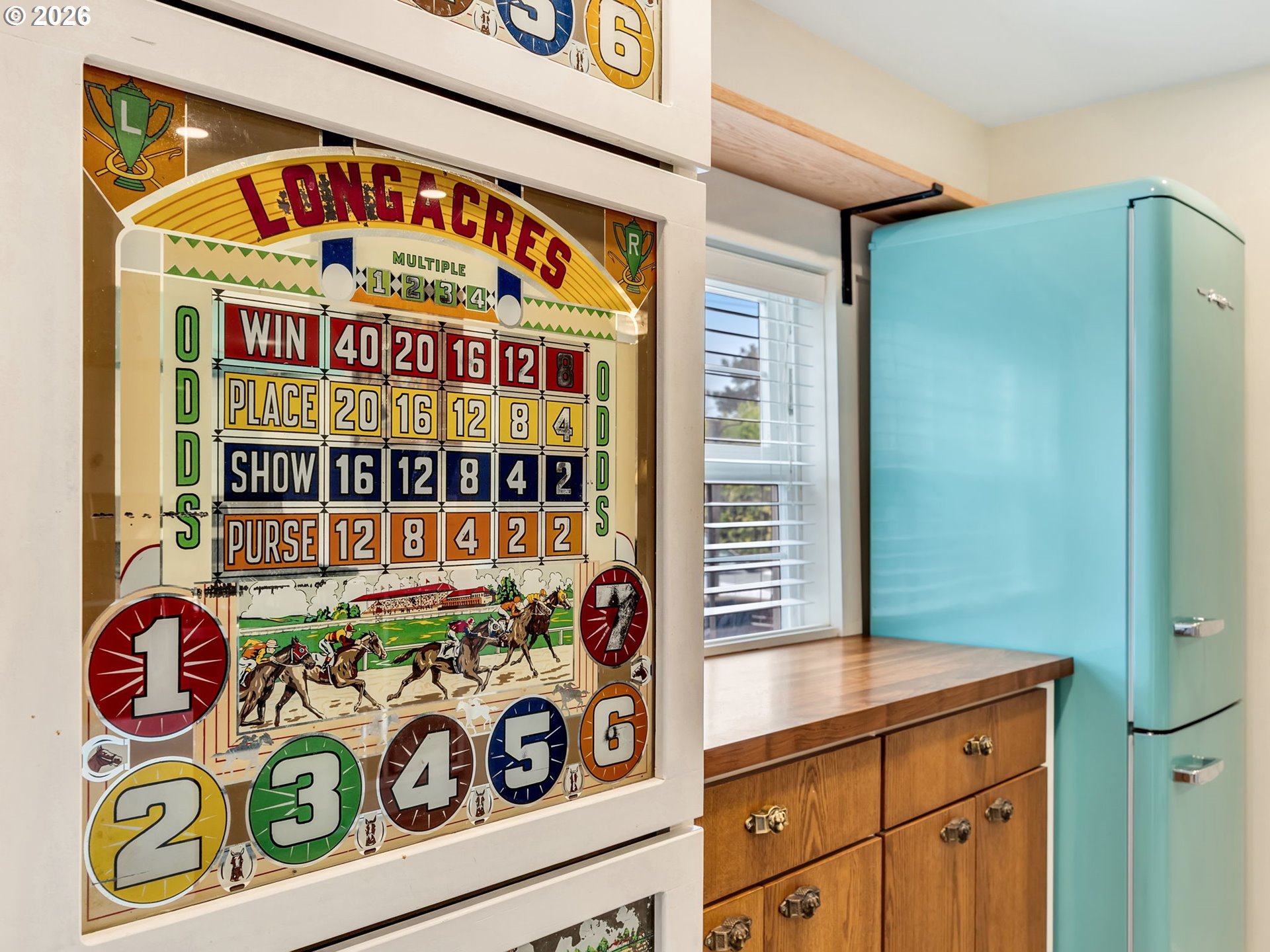 1761 South Edgewood Street Seaside, OR 97138 - Photo 10 of 48 a sign that is on the wall of a building