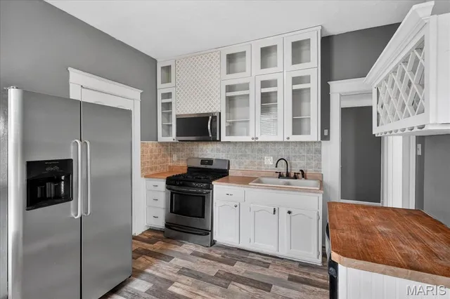 $159,900 | 221 Lebanon Avenue, Belleville, IL 62220