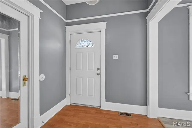 $159,900 | 221 Lebanon Avenue, Belleville, IL 62220