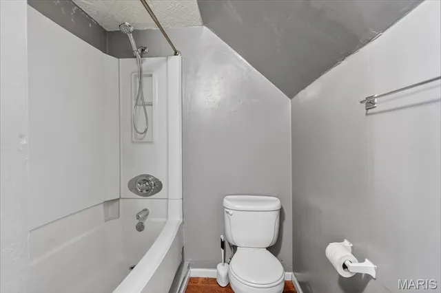 $159,900 | 221 Lebanon Avenue, Belleville, IL 62220