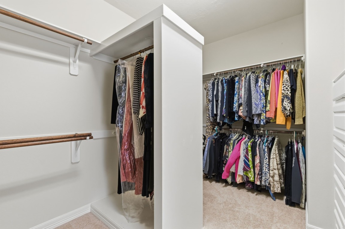 17711 Ravenno Lane Spring, TX 77379 - Photo 25 of 50 Amazing Walk-In Primary closet