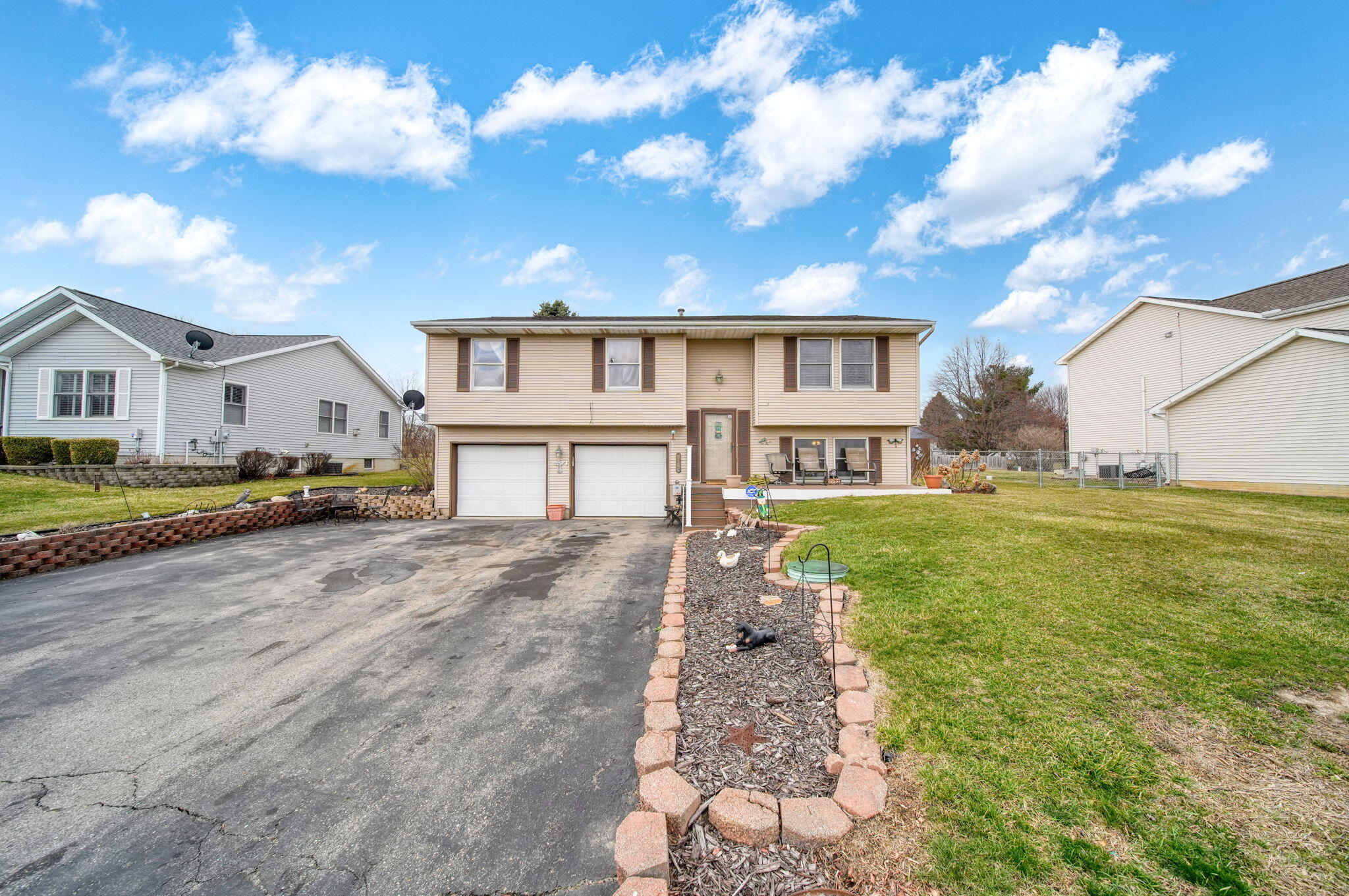 7549 Wadding Drive Onsted, MI 49265 - Photo 3 of 48 2-web-or-mls-DSC06641_HDR