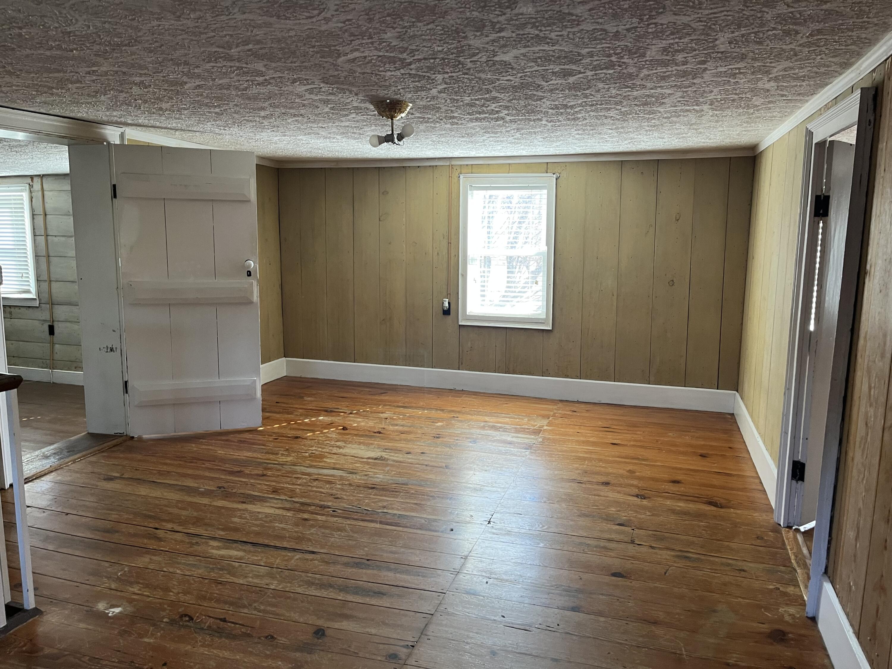 2725 Old Stage Road Afton, TN 37616 - Photo 30 of 54 2 nd floor BR