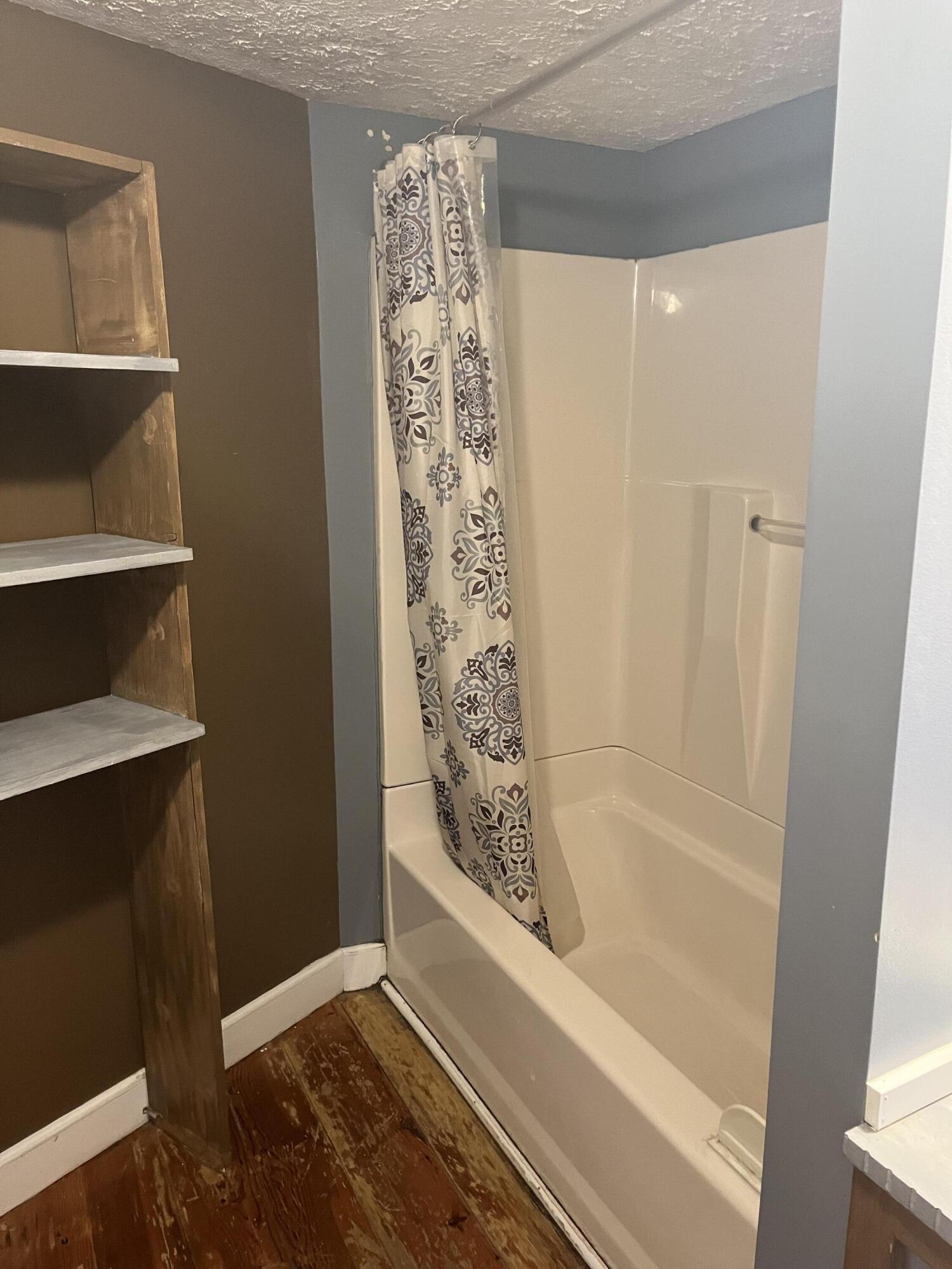 2725 Old Stage Road Afton, TN 37616 - Photo 33 of 54 2 nd floor bath