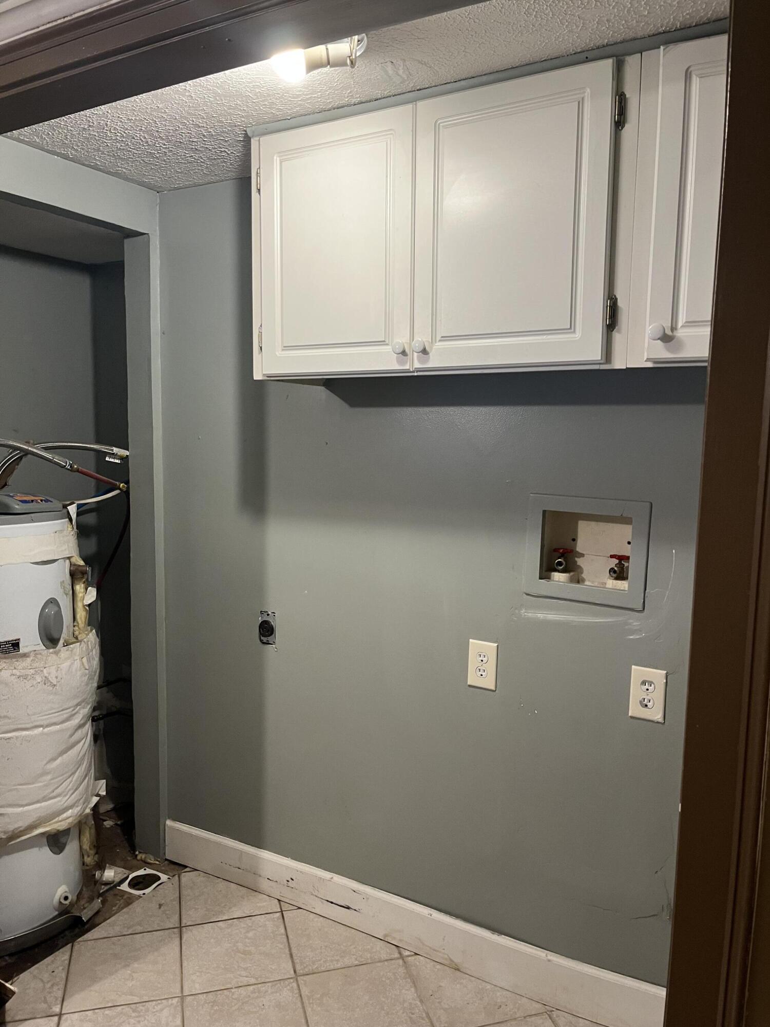 2725 Old Stage Road Afton, TN 37616 - Photo 38 of 54 Main level laundry