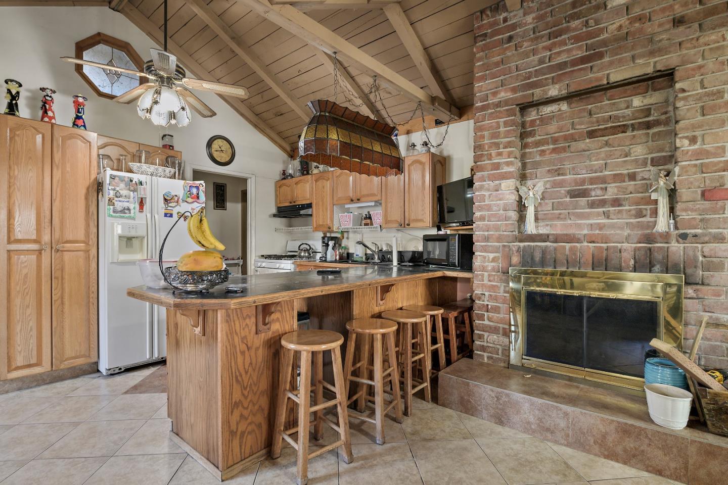 310 Lewis Road San Jose, CA 95111 - Photo 6 of 27 a very nice looking room with a fireplace