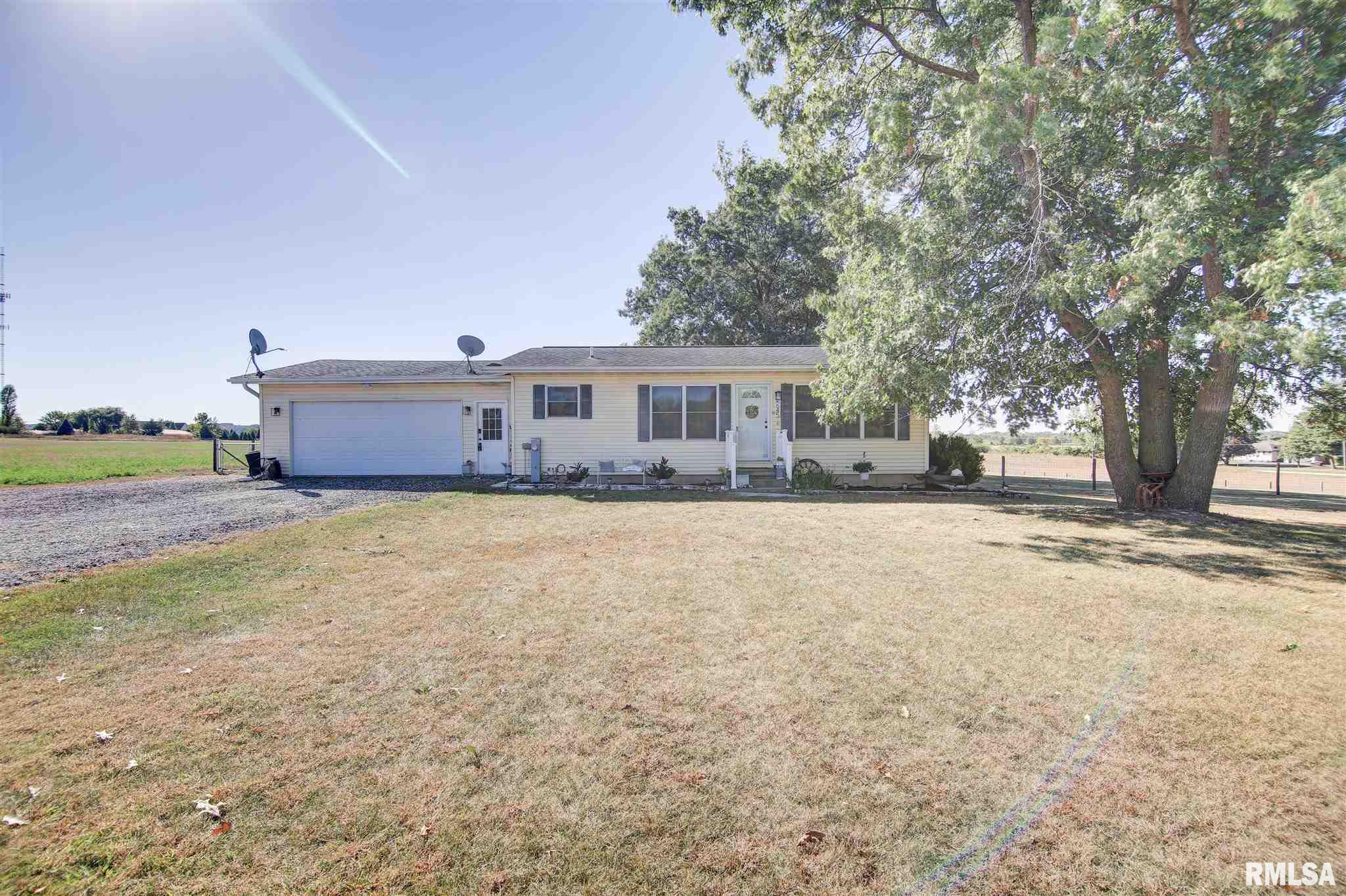 645 Bunker Hill Road Albany, IL 61230 - Photo 2 of 26 Gallery Image 2