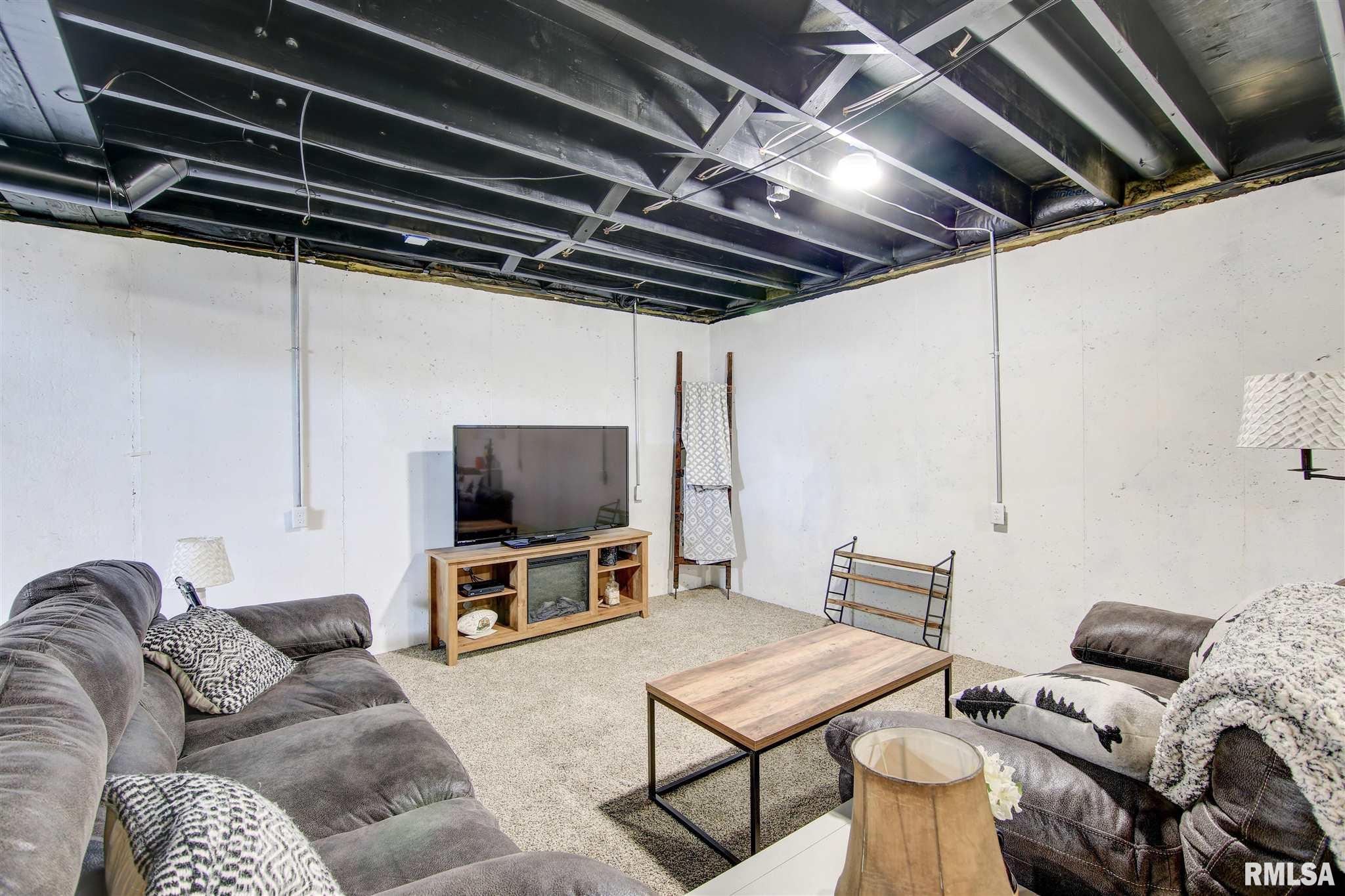 645 Bunker Hill Road Albany, IL 61230 - Photo 13 of 26 Gallery Image 13