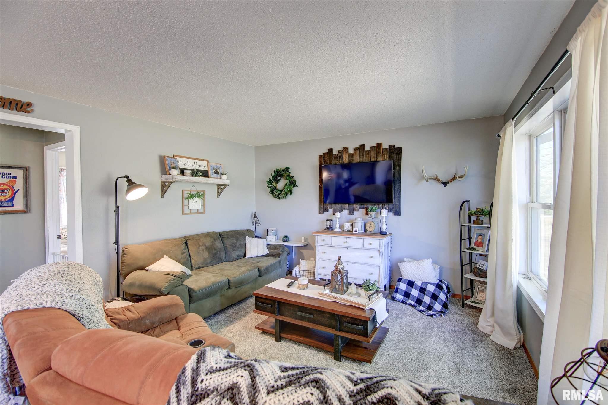 645 Bunker Hill Road Albany, IL 61230 - Photo 3 of 26 Gallery Image 3