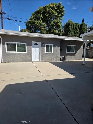 $2,200 | 6956 Wystone Avenue, Unit B, Reseda, CA 91335