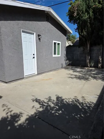 $2,200 | 6956 Wystone Avenue, Unit B, Reseda, CA 91335