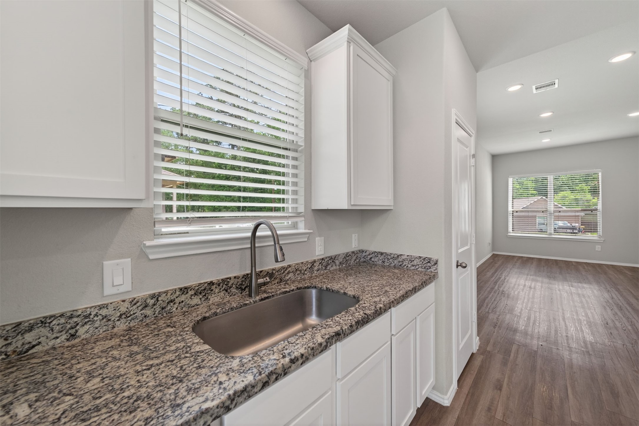 708 Crystal River Conroe, TX 77316 - Photo 11 of 39
