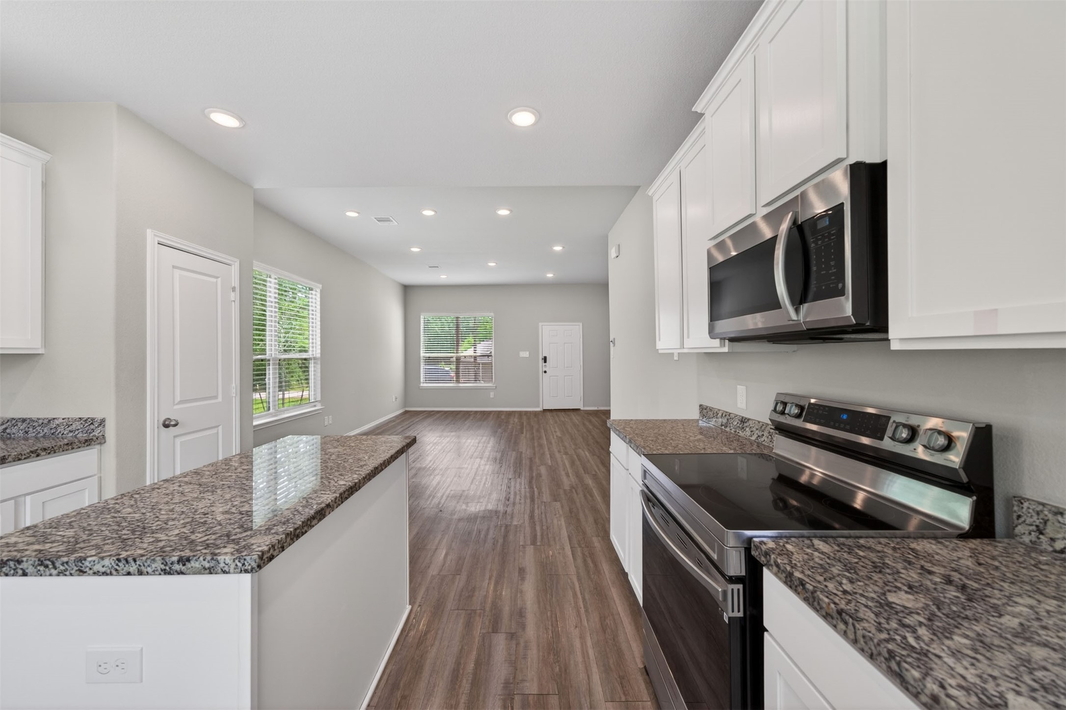 708 Crystal River Conroe, TX 77316 - Photo 12 of 39