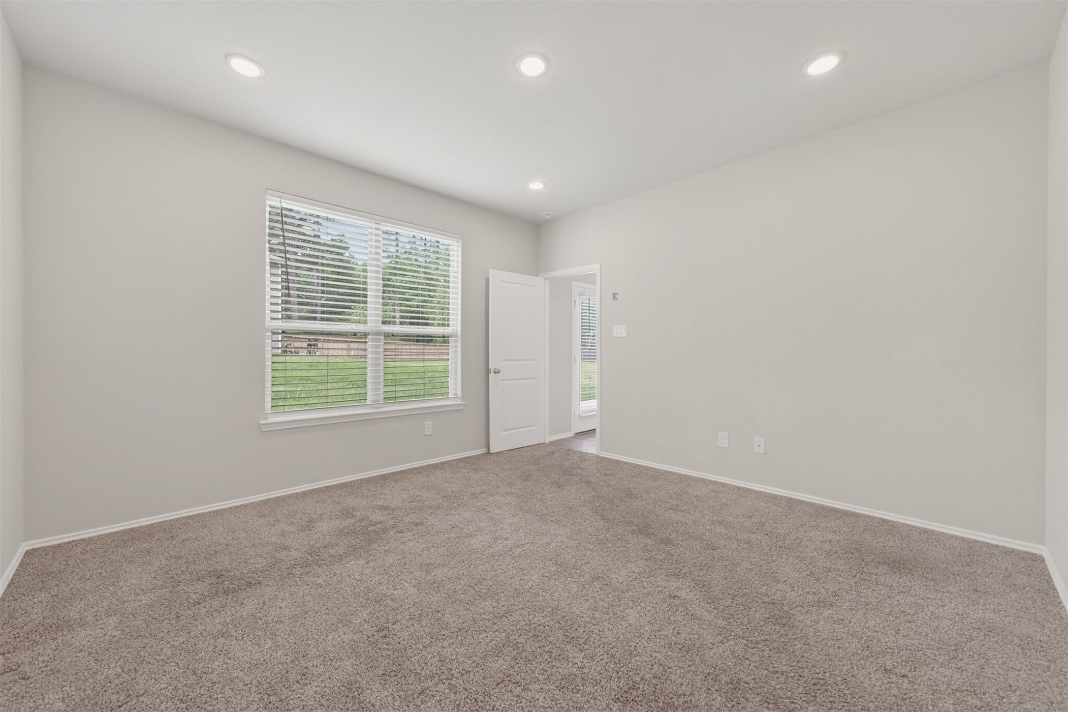 708 Crystal River Conroe, TX 77316 - Photo 14 of 39