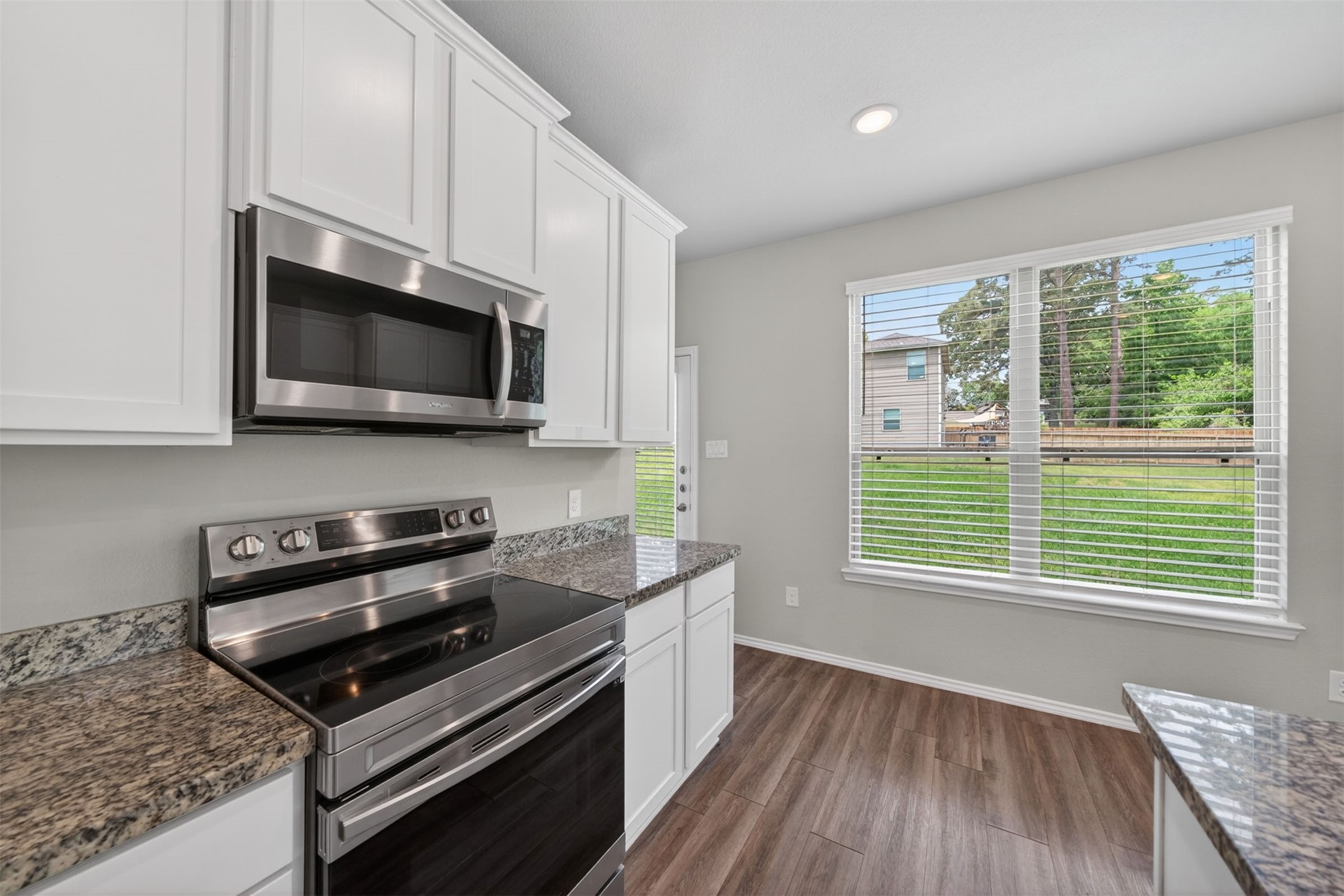 708 Crystal River Conroe, TX 77316 - Photo 8 of 39