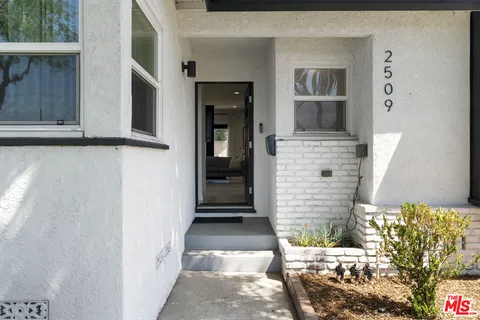 $899,000 | 2509 Hudspeth Street, Inglewood, CA 90303