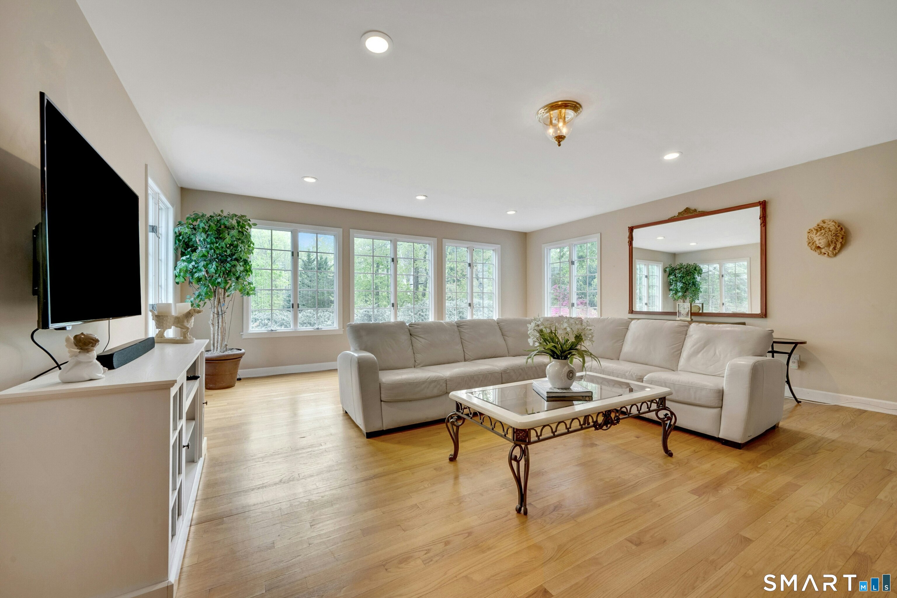 450 Westover Road Stamford, CT 06902 - Photo 3 of 29