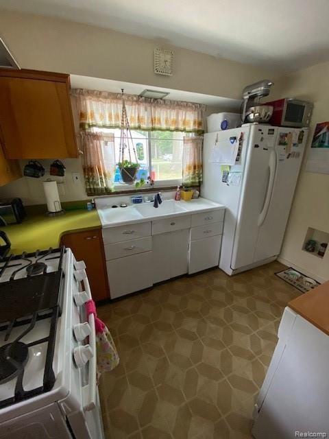 11000 Dewitt Road Belleville, MI 48111 - Photo 17 of 26 Kitchen2