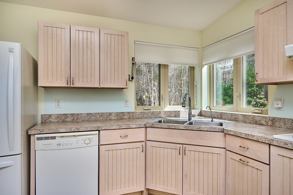 471 Flat Hills Road Amherst, MA 01002 - Photo 8 of 32