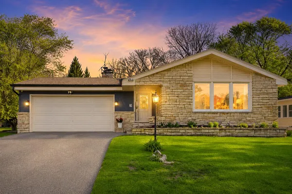 $370,000 | 726 Royal Park Road, Caledonia, WI 53402
