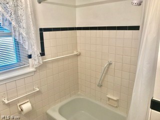 5247 Bridgewater Road Lyndhurst, OH 44124 - Photo 10 of 18 Gallery Image 10