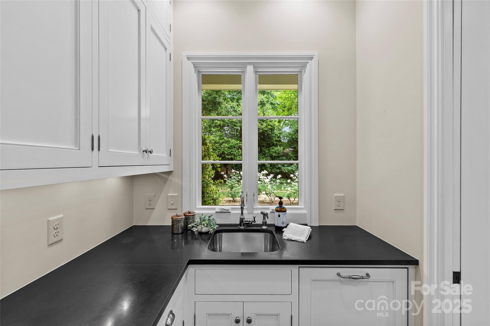 1579 Queens Road West Charlotte, NC 28207 - Photo 21 of 40