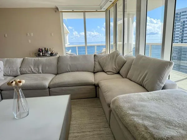 $6,450 | 1850 South Ocean Drive, Unit 1405, Hallandale Beach, FL 33009