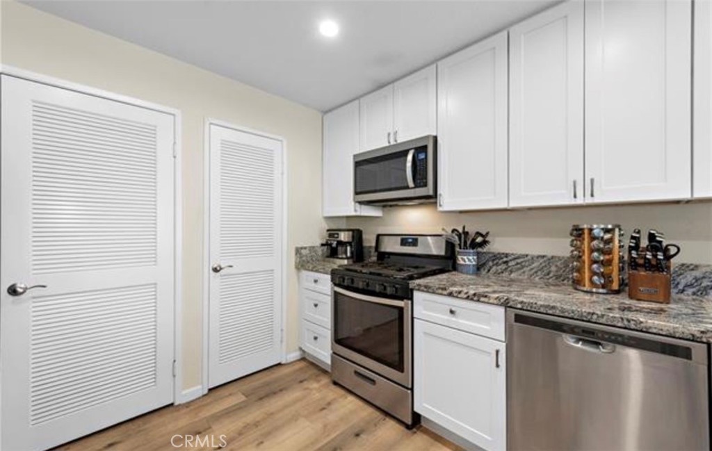 22 Exeter Irvine, CA 92612 - Photo 10 of 24