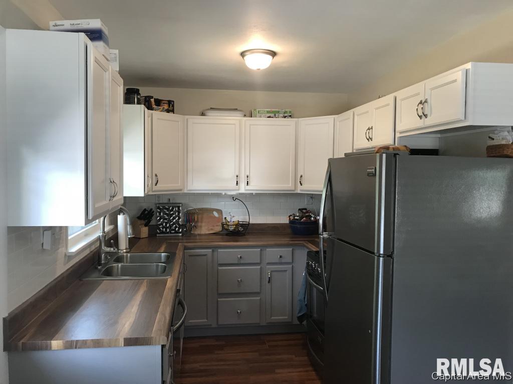 2309 Blackhawk Road Springfield, IL 62702 - Photo 5 of 19