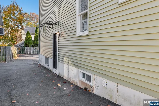 $690,000 | 215 Floral Street, Roselle, NJ 07203