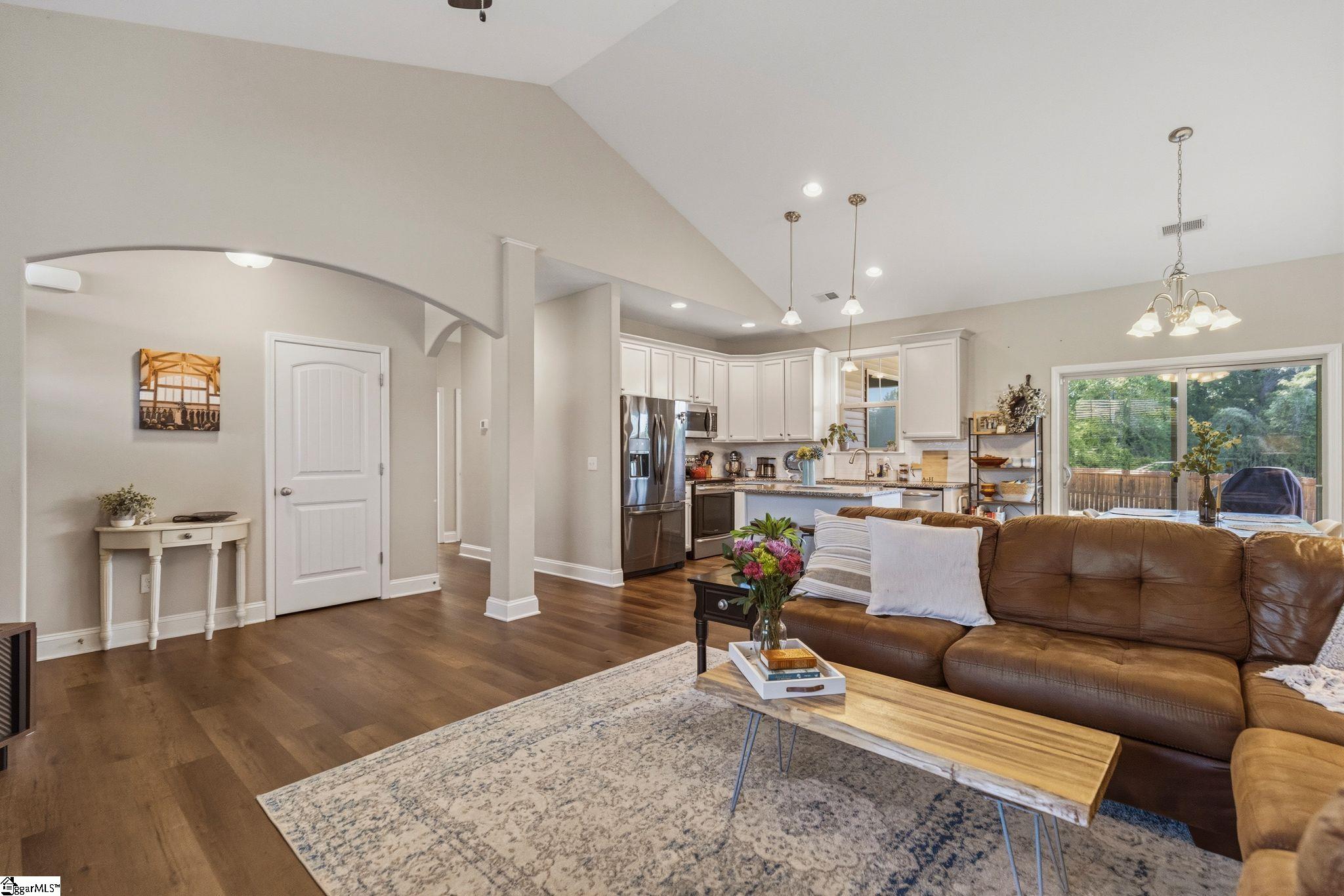 11 Forest Ridge Way Greenville, SC 29617 - Photo 3 of 21 Gallery Image 3