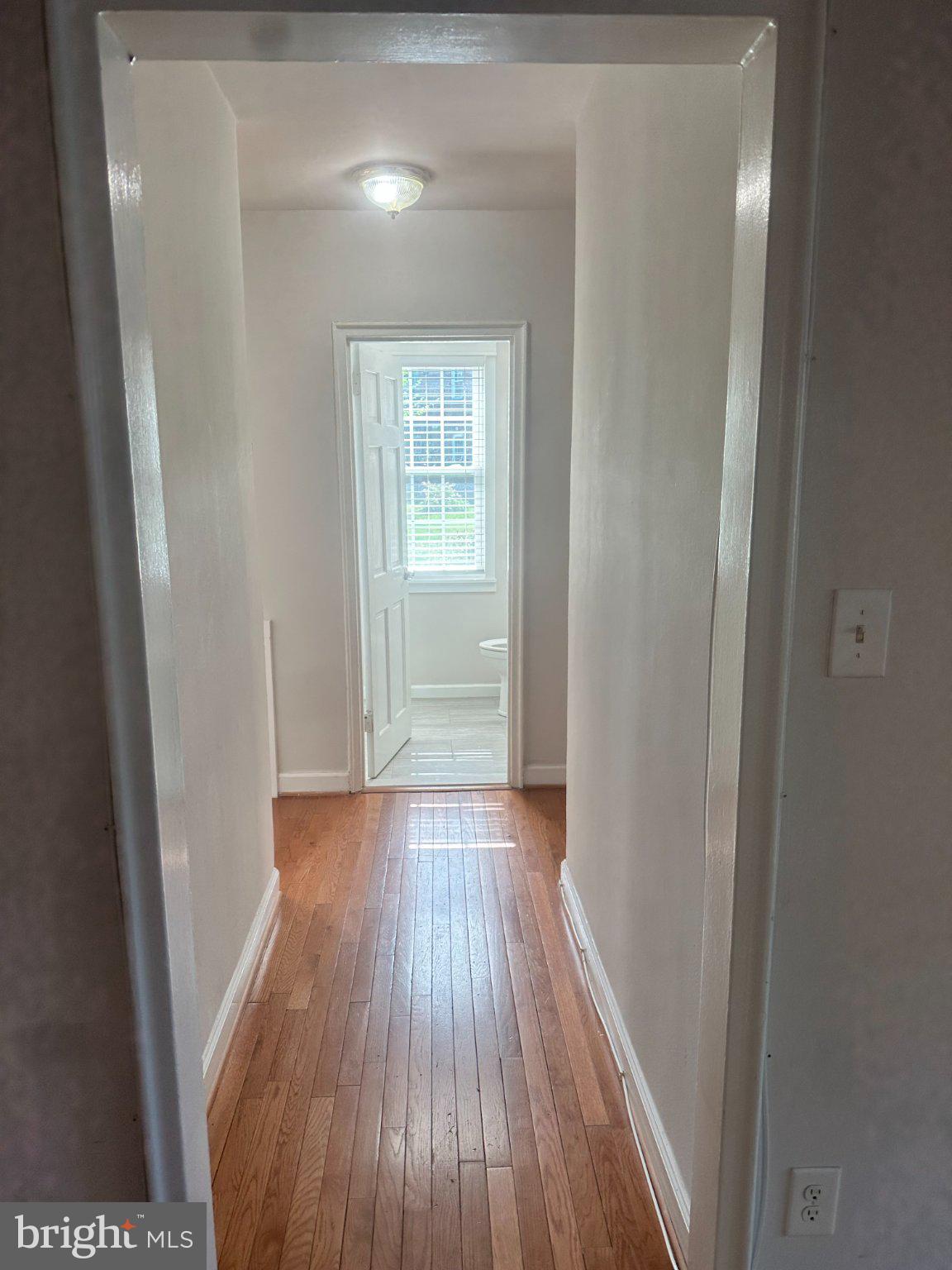 205 East Glebe Road, Unit D Alexandria, VA 22305 - Photo 8 of 17 Hallway