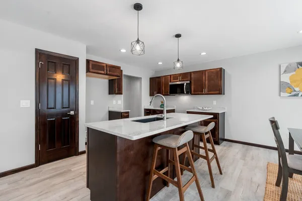 $449,800 | 1825 Southland Lane, New London, WI 54961