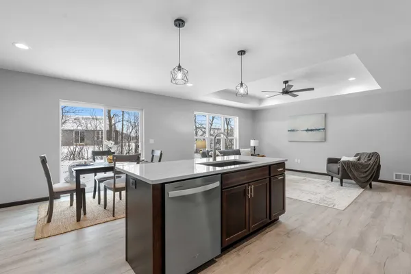 $449,800 | 1825 Southland Lane, New London, WI 54961