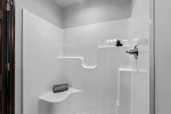 $449,800 | 1825 Southland Lane, New London, WI 54961