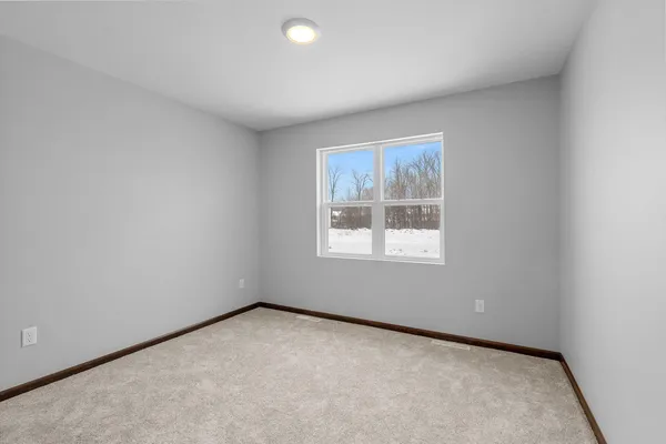 $449,800 | 1825 Southland Lane, New London, WI 54961