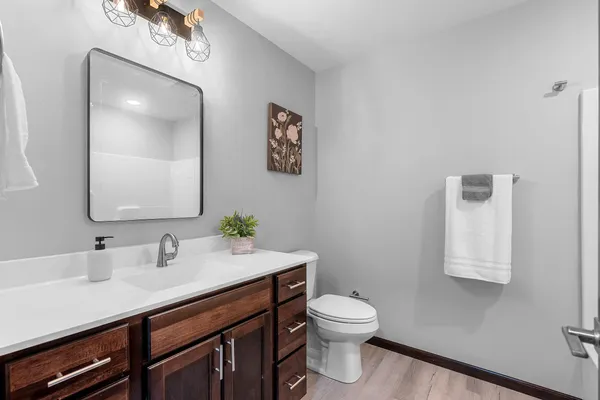 $449,800 | 1825 Southland Lane, New London, WI 54961