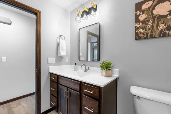 $449,800 | 1825 Southland Lane, New London, WI 54961
